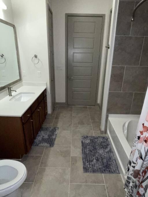 Downtown Living 1Br W/ Free Parking Garage Appartement Houston Buitenkant foto