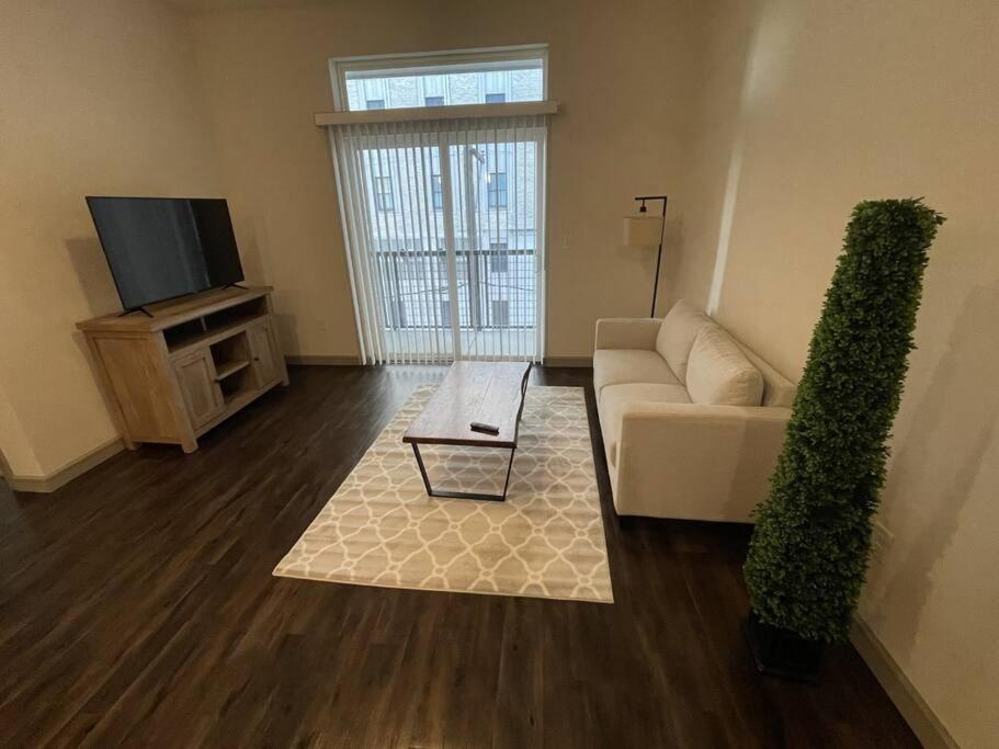 Downtown Living 1Br W/ Free Parking Garage Appartement Houston Buitenkant foto