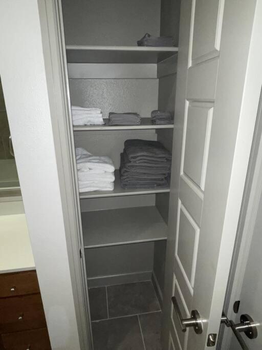 Downtown Living 1Br W/ Free Parking Garage Appartement Houston Buitenkant foto